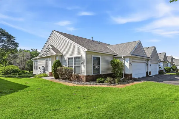5818 Prairie Ridge Drive, Shoreview, MN 55126