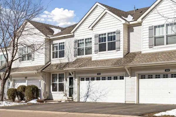 1948 Shamrock Place, Chaska, MN 55318