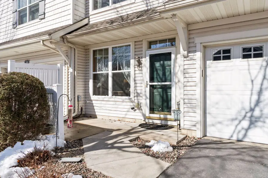 1948 Shamrock Place, Chaska, MN 55318 - #3