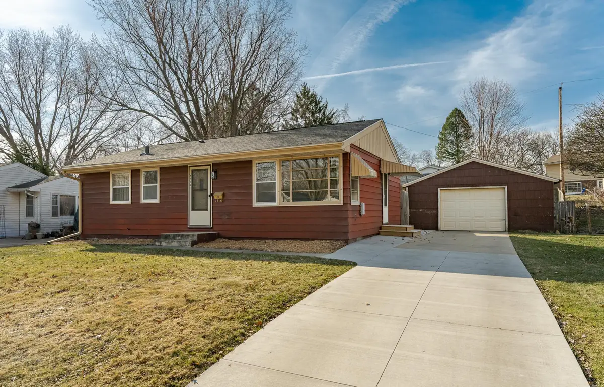 3802 5th Street Nw, Rochester, MN 55901 - #1