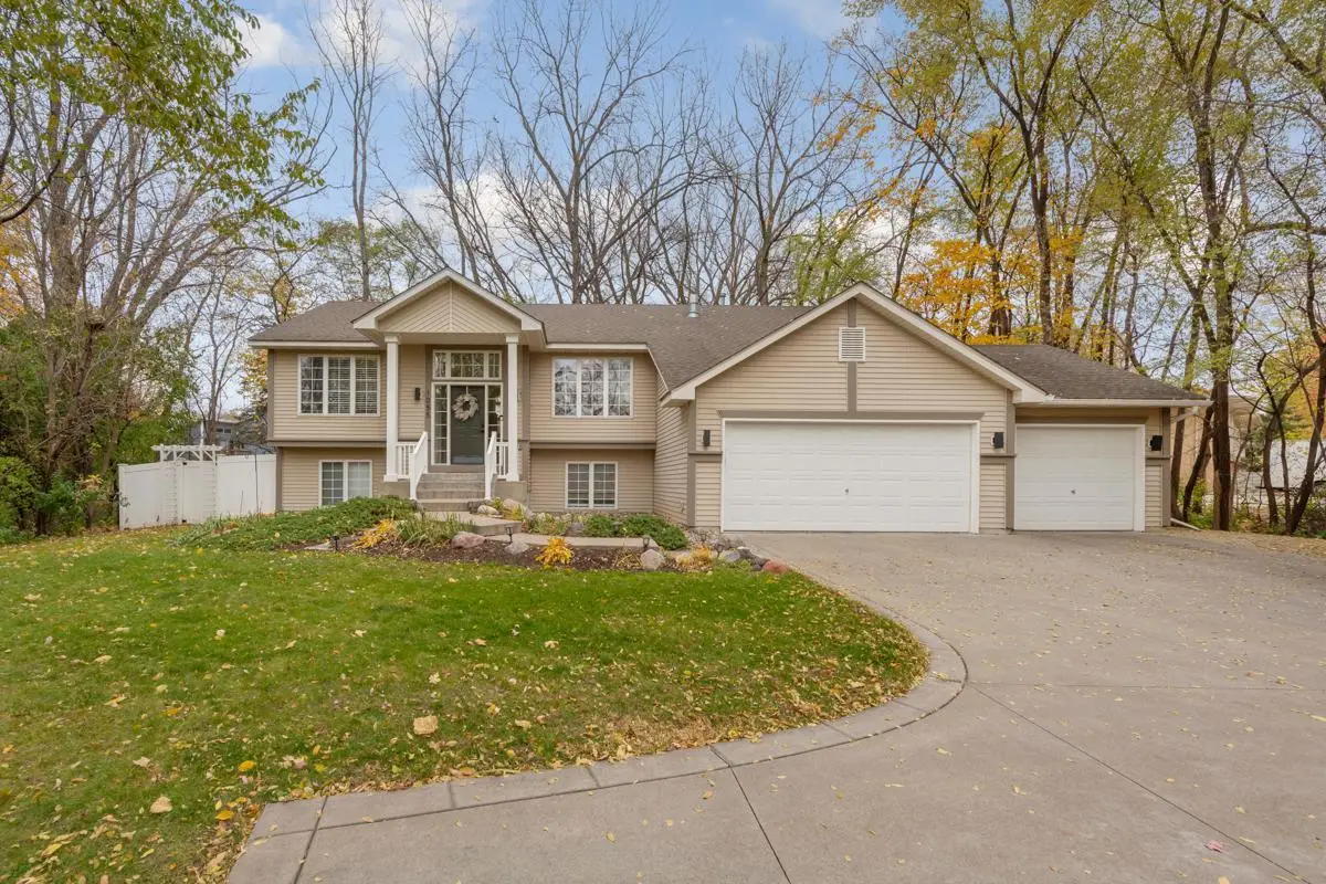 1055 W County Road D, Shoreview, MN 55126 - #1