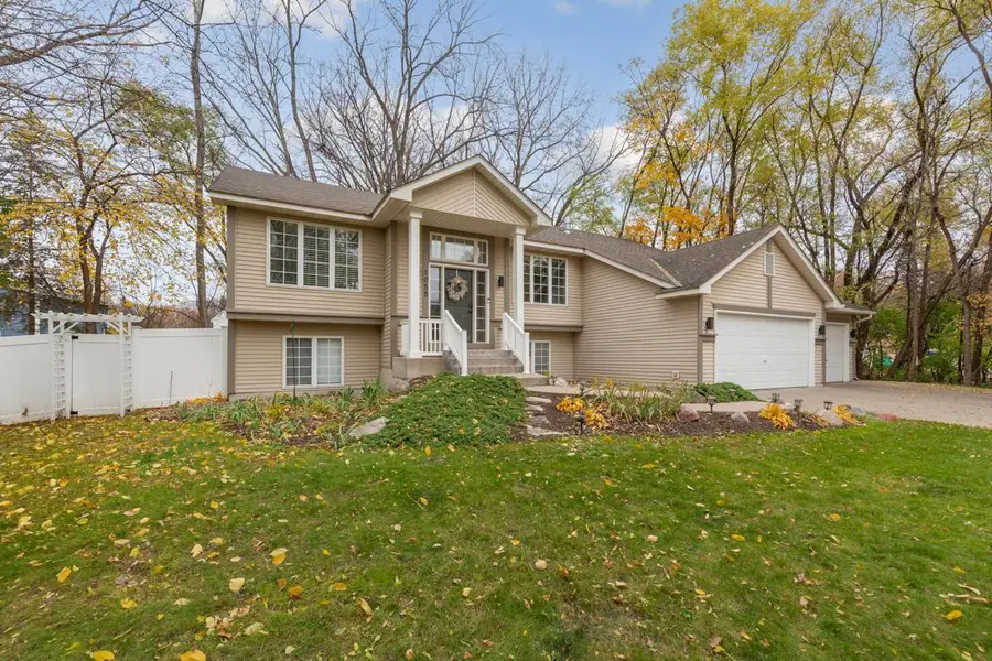 1055 W County Road D, Shoreview, MN 55126 - #2
