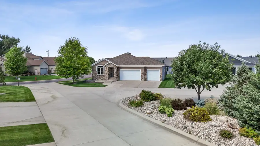 4245 Coventry Drive S, Fargo, ND 58104 - #3