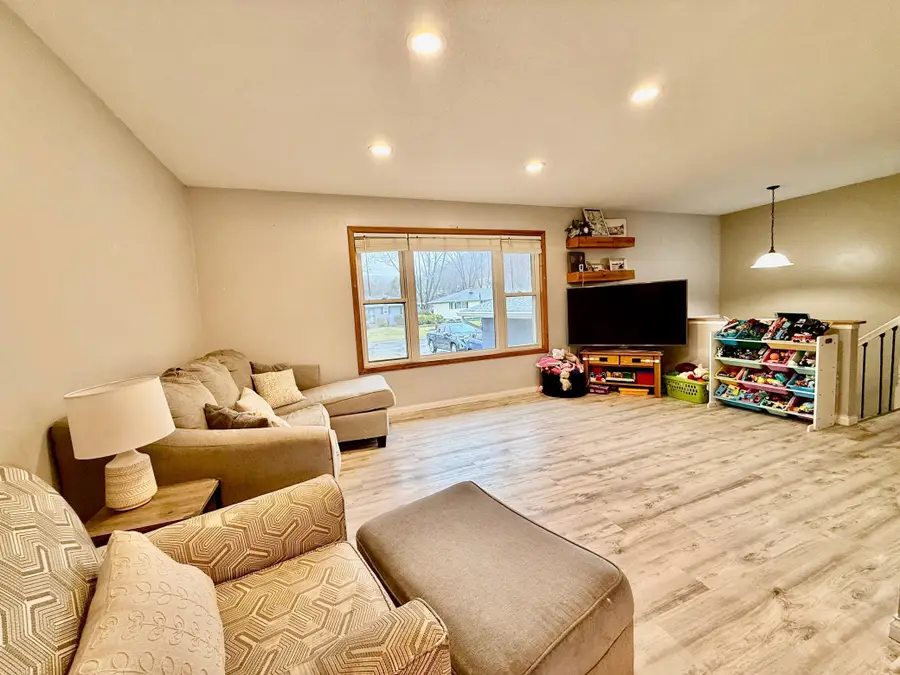 243 Edgeview Drive, Rollingstone, MN 55969 - #2