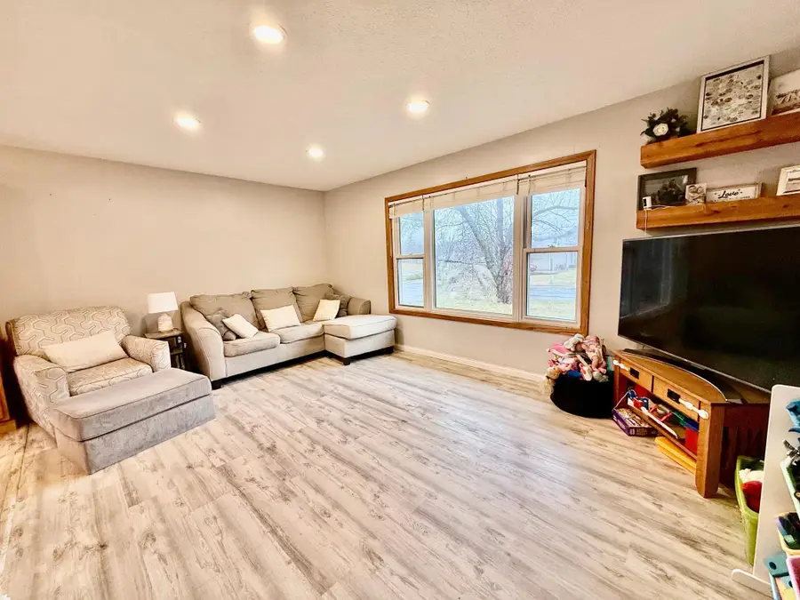 243 Edgeview Drive, Rollingstone, MN 55969 - #3