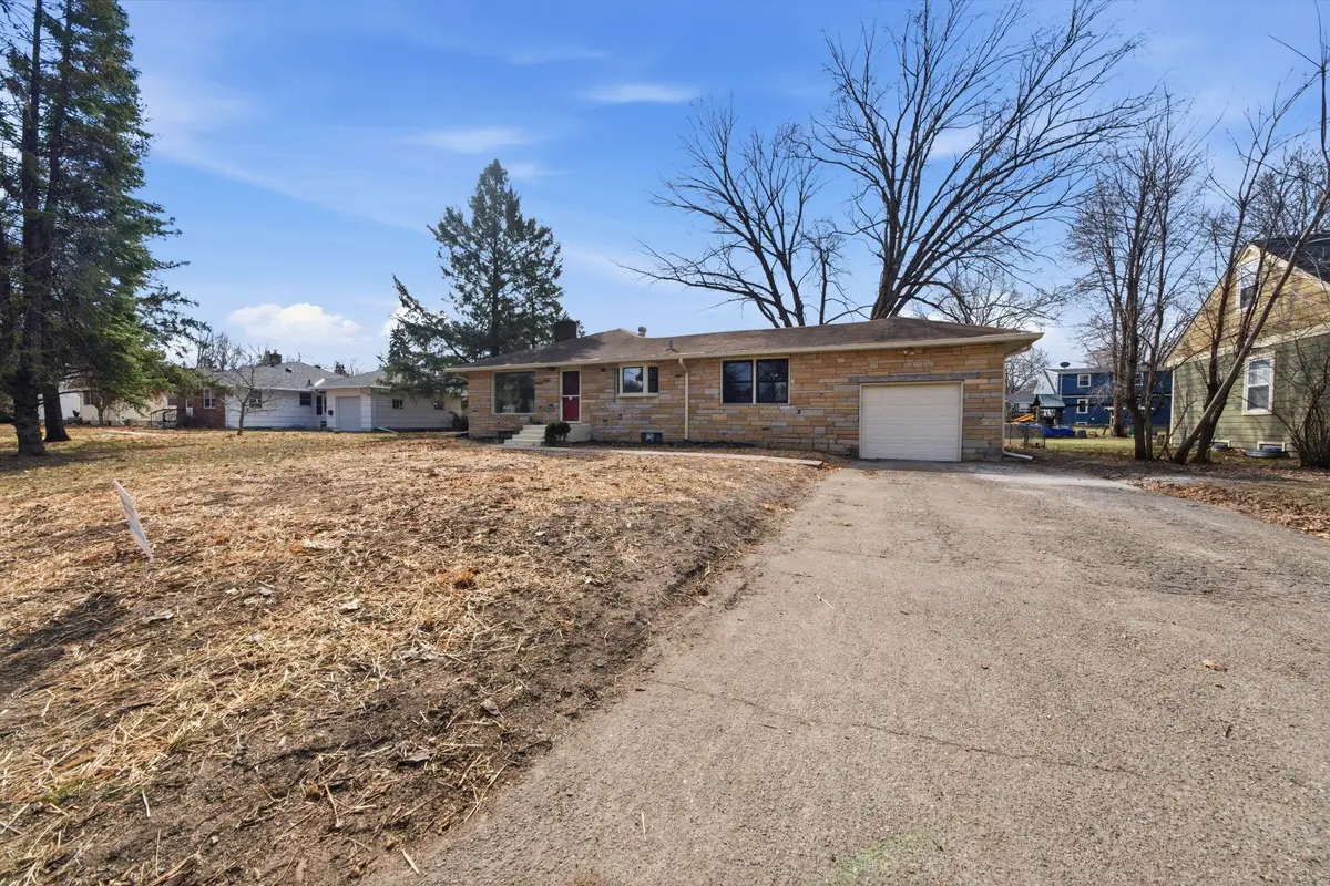 1446 Shryer Avenue W, Roseville, MN 55113 - #1