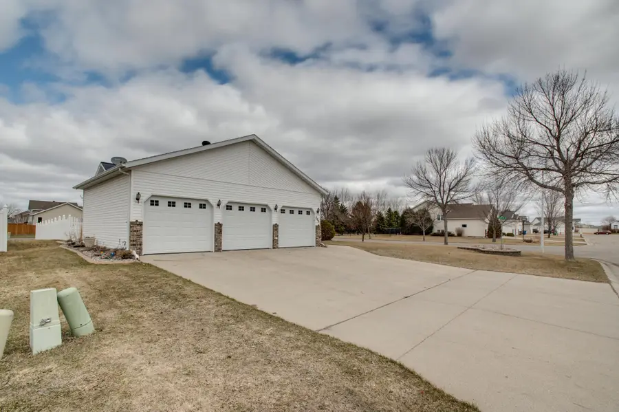 560 41st Avenue S, Moorhead, MN 56560 - #3