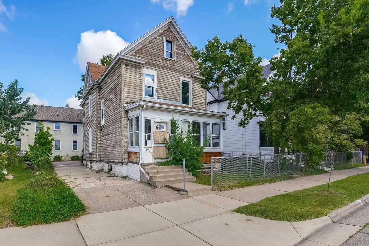 6 E 34th Street, Minneapolis, MN 55408 - #1