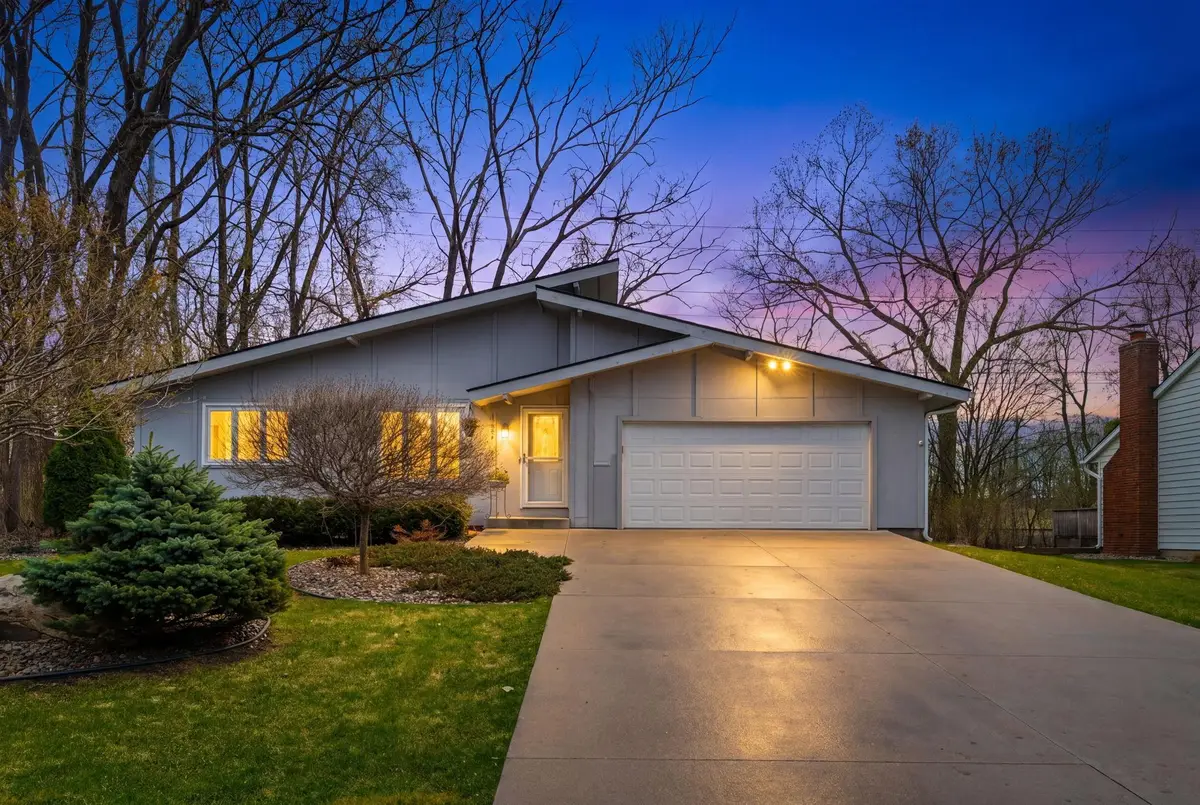 1286 Castle Court, Golden Valley, MN 55427 - #1