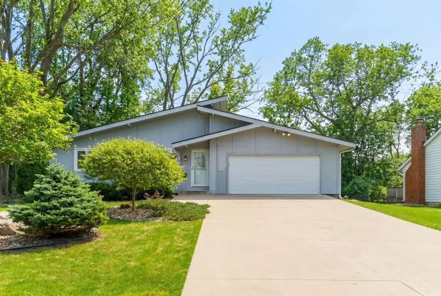 1286 Castle Court, Golden Valley, MN 55427 - #2