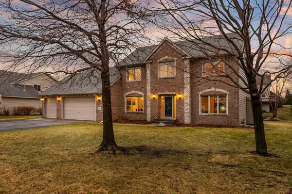 4102 Red Oak Lane, Chanhassen, MN 55331