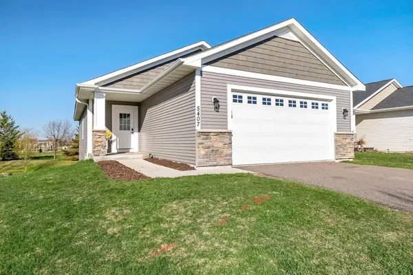 5407 Cinnamon Point, Mayer, MN 55360