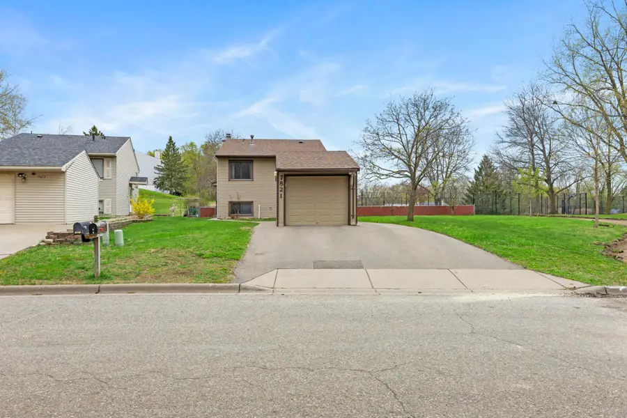 7821 Rimbley Road, Woodbury, MN 55125 - #3