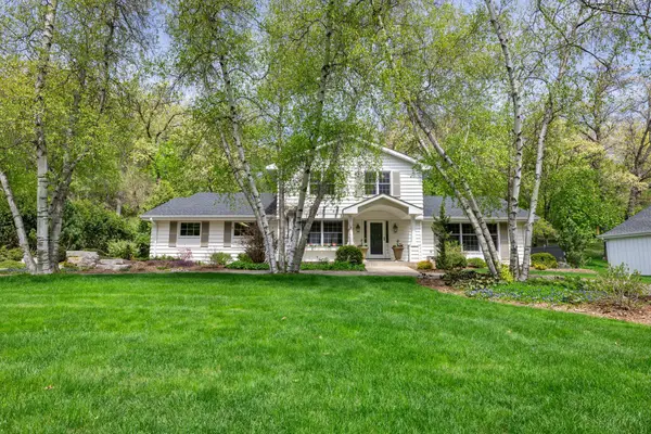 4742 Gaywood Drive, Minnetonka, MN 55345