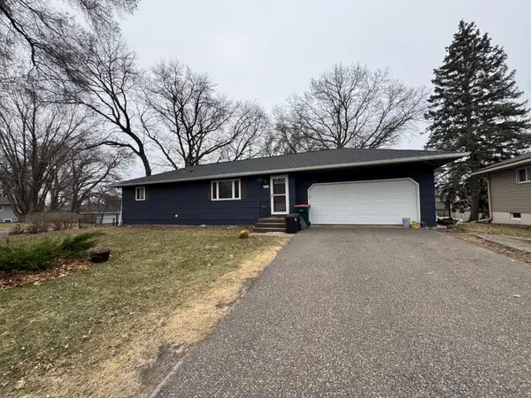 966 Oak Ridge Point Ne, Blaine, MN 55434
