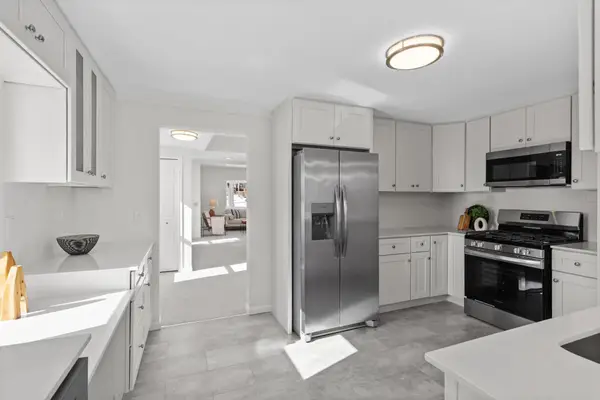 4241 Yosemite Avenue S, Saint Louis Park, MN 55416