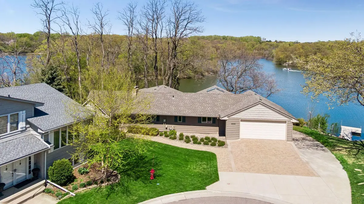 4033 Silver Lake Terrace Ne, Saint Anthony, MN 55421 - #1