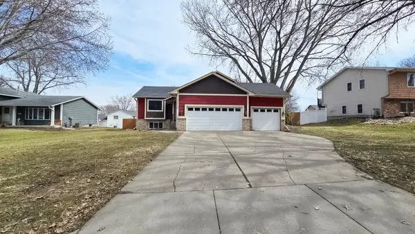 20828 Iran Avenue, Lakeville, MN 55044