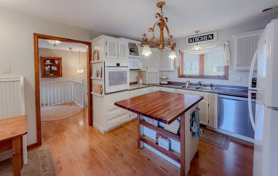 7877 73rd Street S, Cottage Grove, MN 55016 - #2