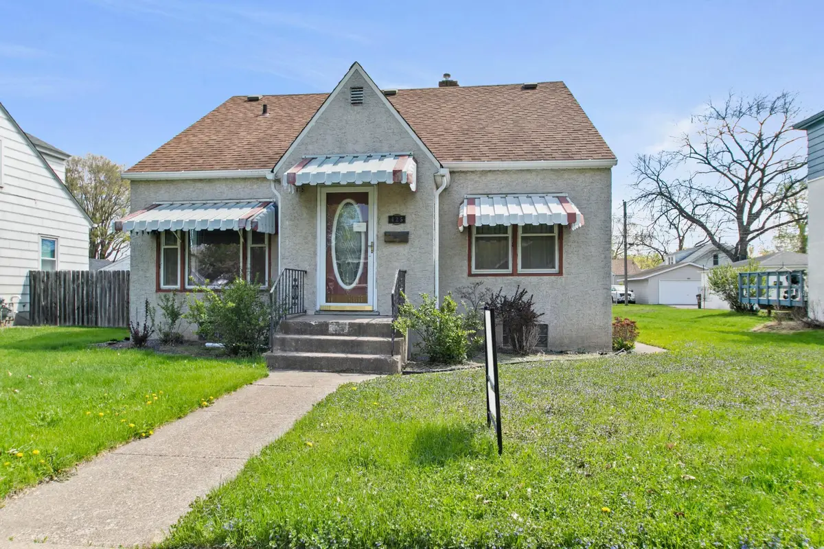 425 9th Avenue S, South Saint Paul, MN 55075 - #1