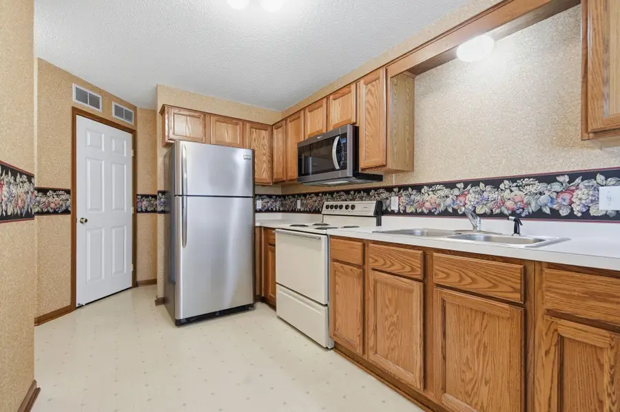 1839 Riverwood Drive #17, Burnsville, MN 55337 - #2