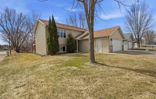 24 Pine Tree Court, Sartell, MN 56377