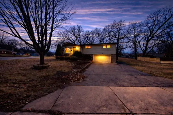 7901 Winsdale Street N, Golden Valley, MN 55427