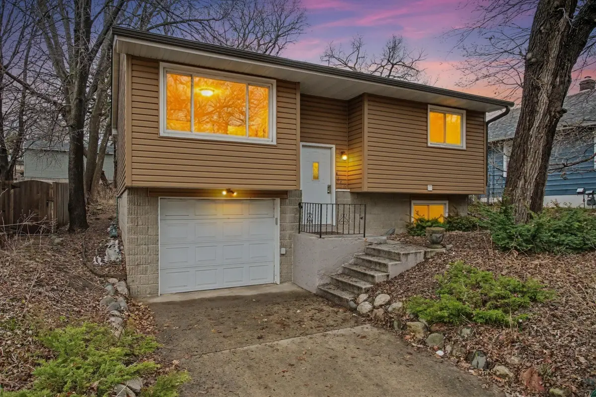 866 Wheeler Street N, Saint Paul, MN 55104 - #1