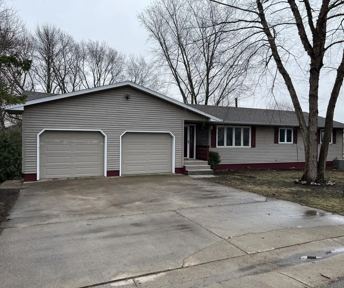 703 S 3rd Street, Ellendale, MN 56026 - #1