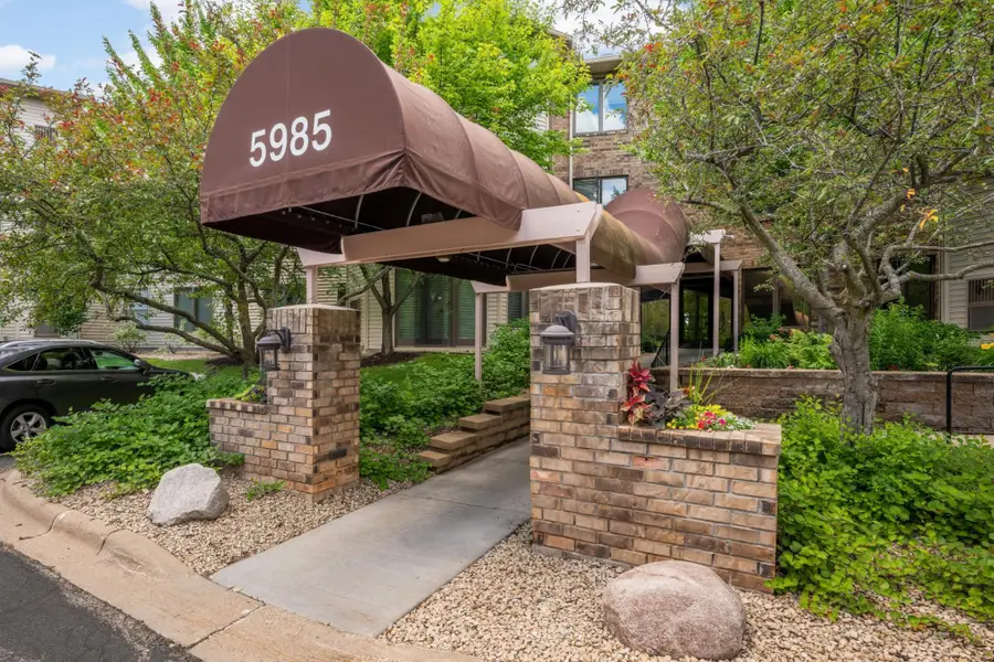 5985 Rowland Road #302, Minnetonka, MN 55343 - #2