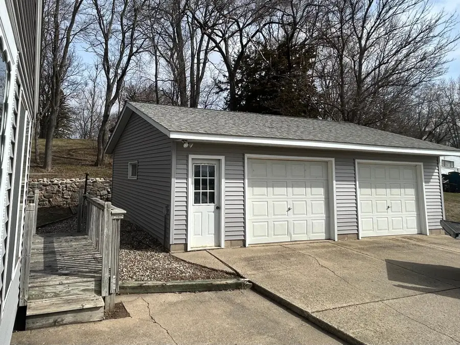 177 4th Avenue Nw, Hutchinson, MN 55350 - #2