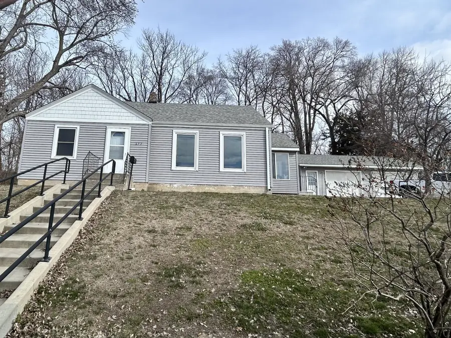 177 4th Avenue Nw, Hutchinson, MN 55350 - #3