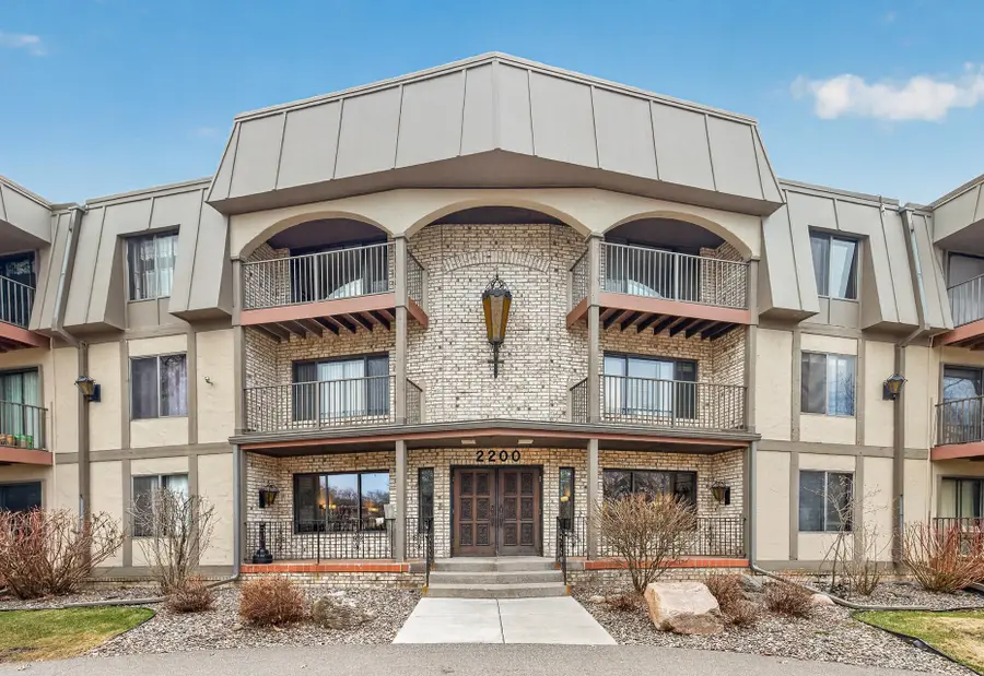 2200 Nevada Avenue S #114, Saint Louis Park, MN 55426 - #2