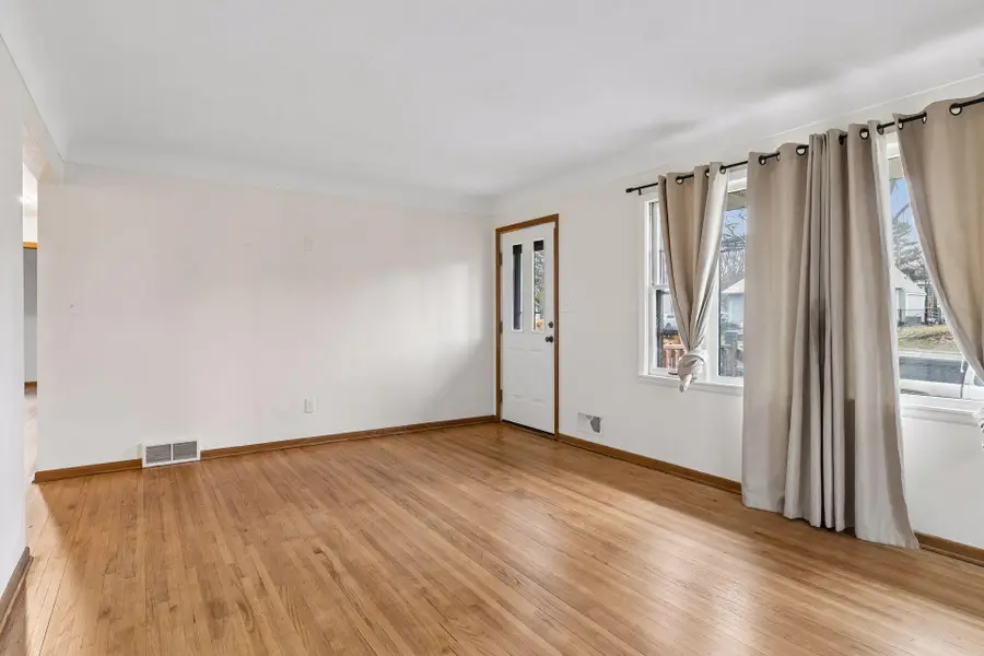 2637 5th Avenue E, North Saint Paul, MN 55109 - #3