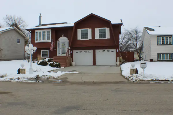 1206 19th Street N, Moorhead, MN 56560