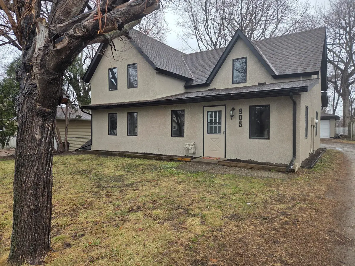 905 Pine Street, Hastings, MN 55033 - #1