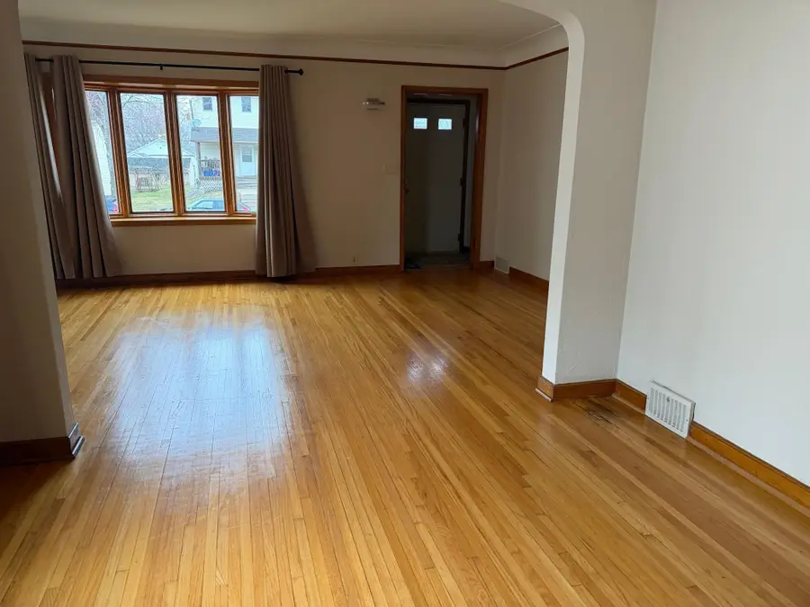 982 Geranium Avenue E, Saint Paul, MN 55106 - #2