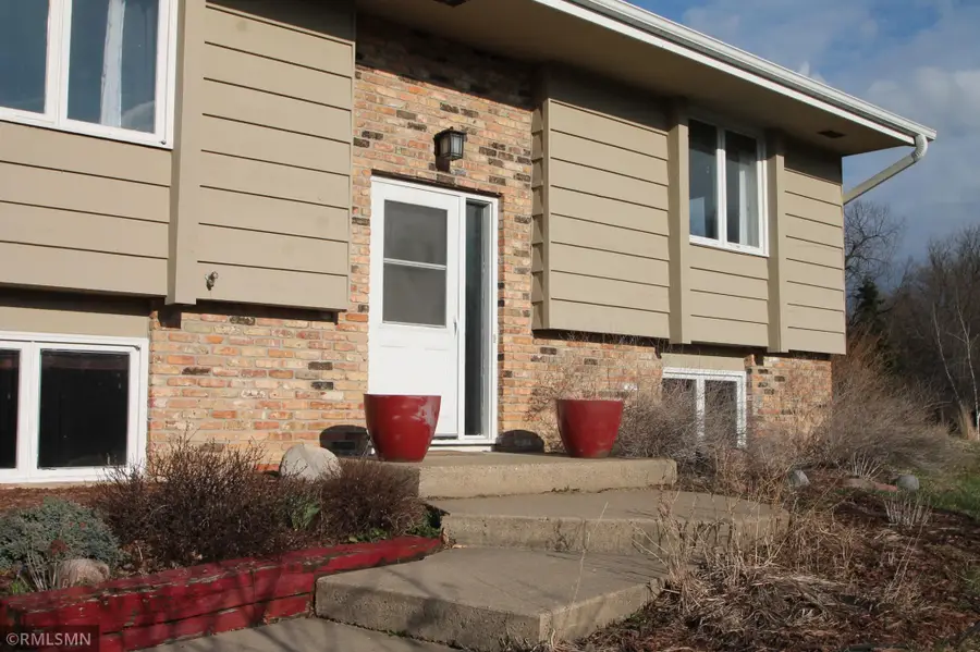 5352 W Hidden Valley Drive, Savage, MN 55378 - #2