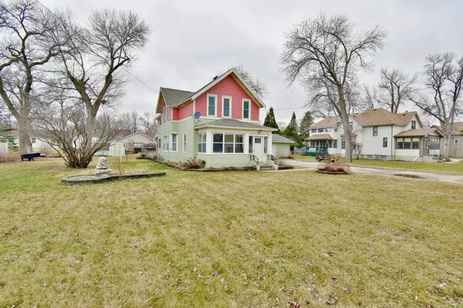 565 Washburn Avenue, Belgrade, MN 56312 - #2