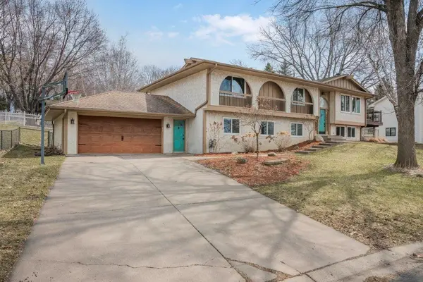 9240 Chesshire Lane N, Maple Grove, MN 55369