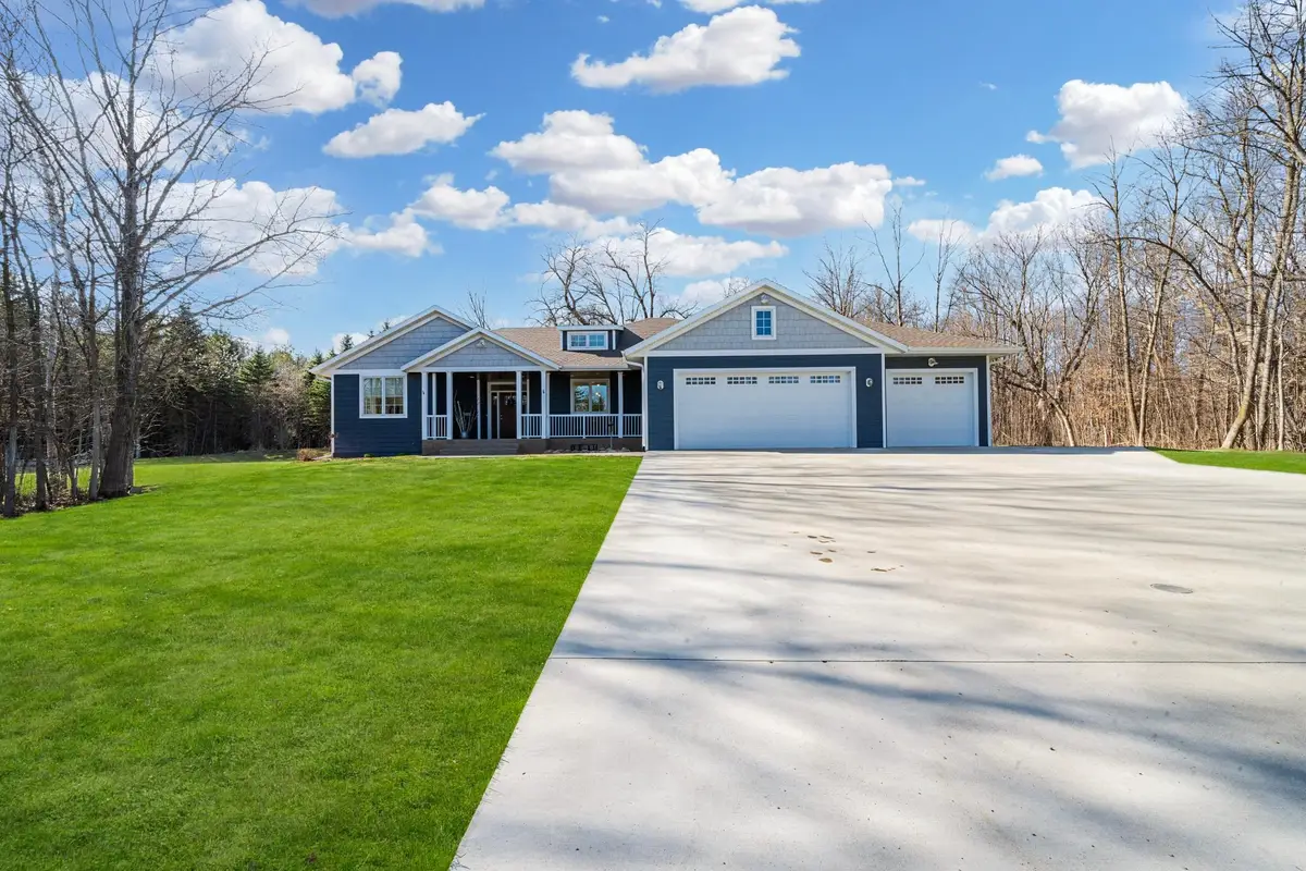 5201 Colonial Court Ne, Alexandria, MN 56308 - #1