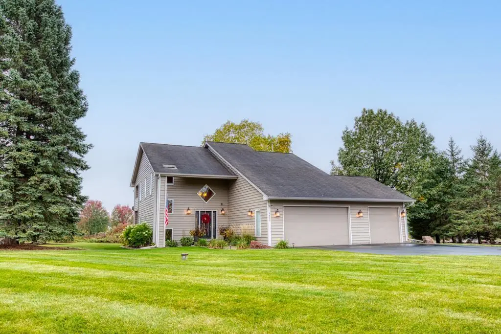 9820 Deerbrook Drive, Chanhassen, MN 55317 - #1
