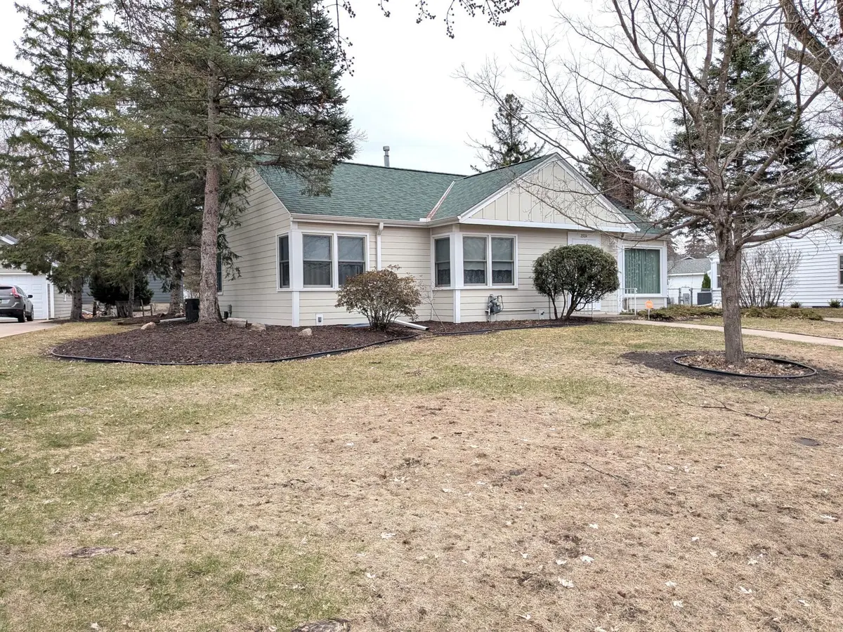 2924 Quail Avenue N, Golden Valley, MN 55422 - #1