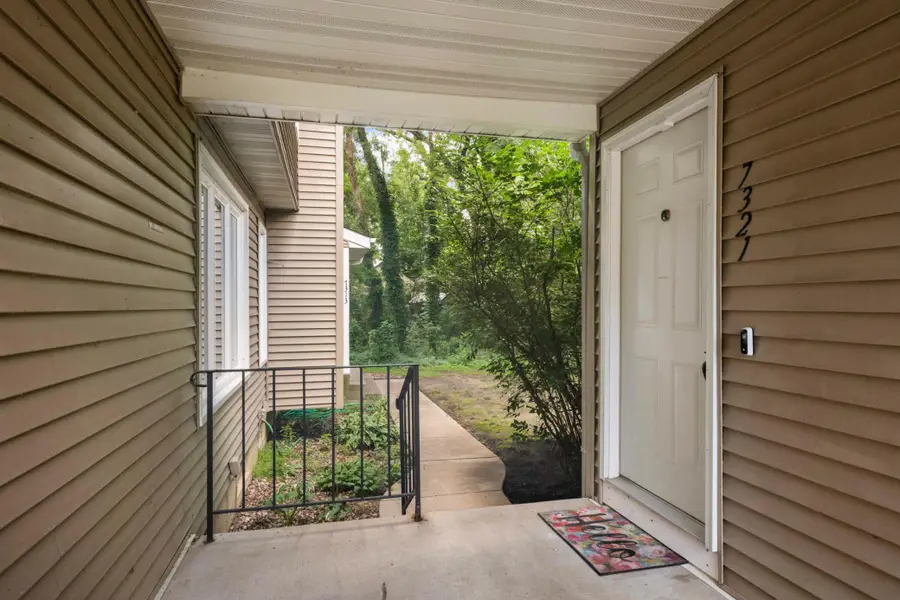 7321 Woodstock Curve, Bloomington, MN 55438 - #3