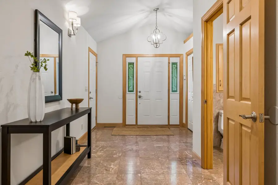 719 Spring Creek Circle, Mendota Heights, MN 55118 - #2