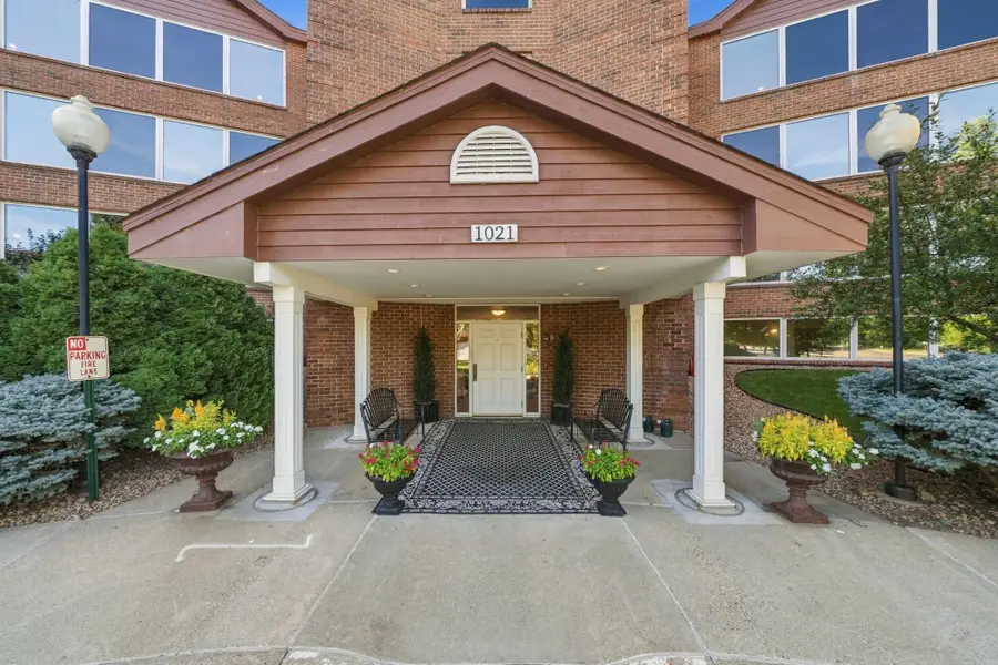 1021 Sibley Memorial Highway #404, Lilydale, MN 55118 - #2