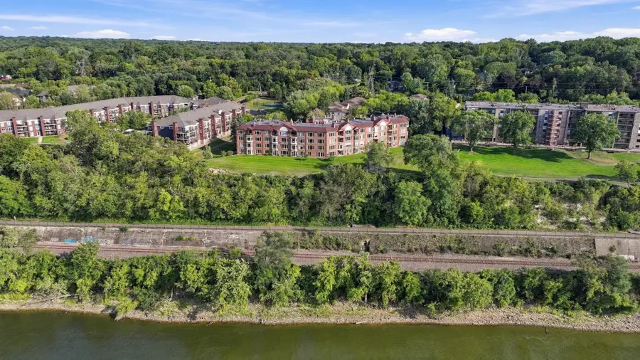 1021 Sibley Memorial Highway #404, Lilydale, MN 55118 - #3