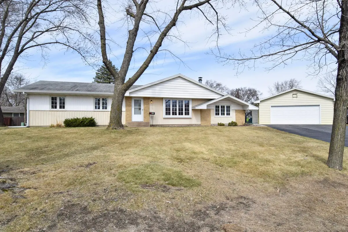 2249 113th Avenue Nw, Coon Rapids, MN 55433 - #1