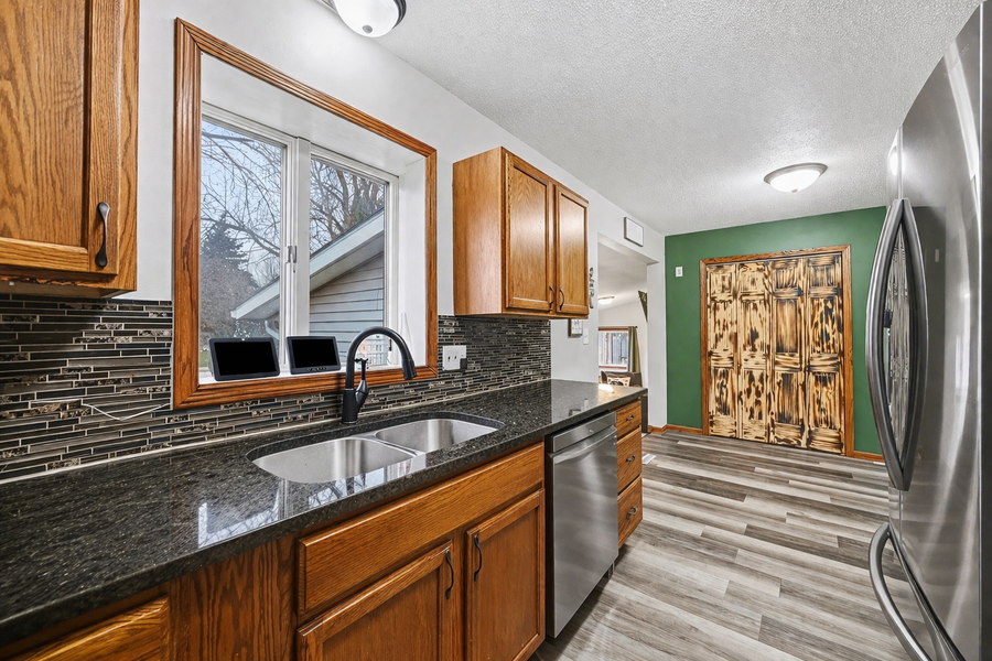 510 N Montgomery Avenue, Le Center, MN 56057 - #3