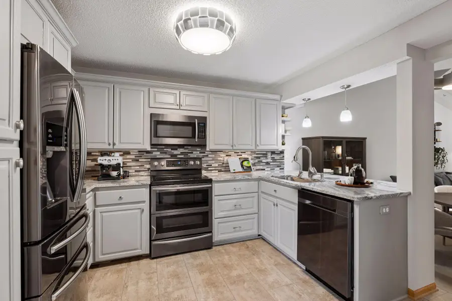 6827 Benton Way, Inver Grove Heights, MN 55076 - #3